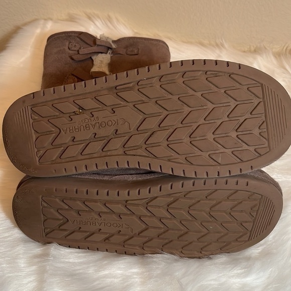 KOOLABURRA by UGG Big Kid Victoria Tall Boot - Picture 10 of 15